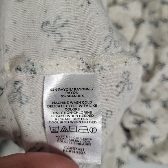 Loft Medium top bow graphic design holiday festive turtleneck stretch longsleeve - Picture 8 of 8